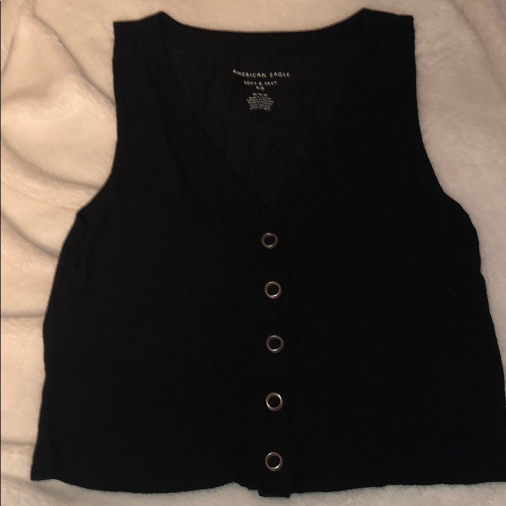 cropped, v-neck button up tank top